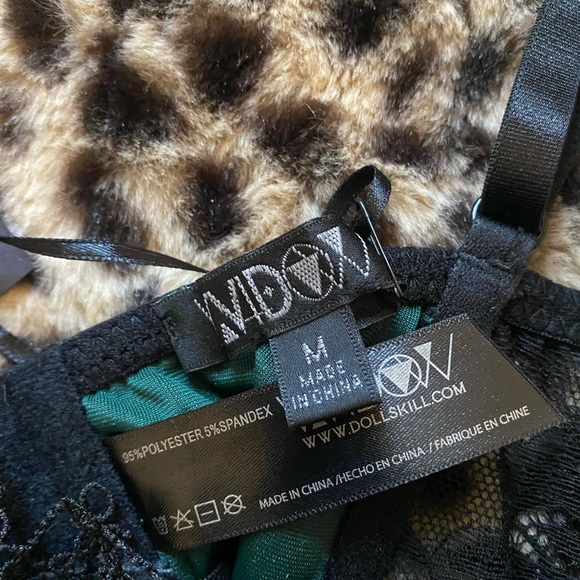 Widow Morphine Eyes Velvet Bra - Picture 6 of 6